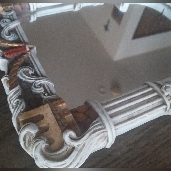 Unicorn Sculpture Frame Stand Mirror Castle Pillars Detailed - Picture 5 of 10